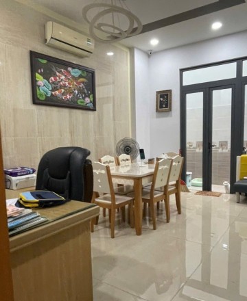 Trần