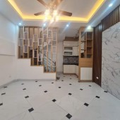 Cần bán nhà 5 tầng đẹp DT 31m tại Cự Lộc - Thanh Xuân