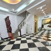 Cho thuê nhà phố Nguyễn Khánh Toàn , 66m2 x 5 tầng,ô tô, thang máy, giá 42tr