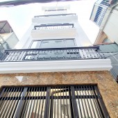 Bán nhà phố Tân Mai, 30m2 x4 tầng, MT 4,5m , lô góc