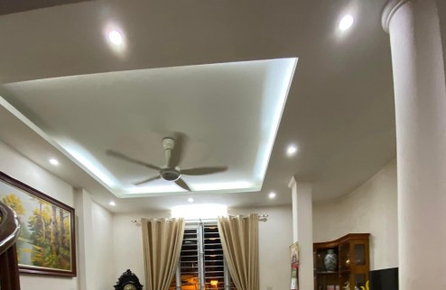 48m 5 Tầng Phố Kim Mã. Lô Góc Mặt Ngõ Ô Tô Tránh. Chủ Cần Bán gấp
