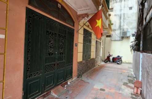 Bán nhà Nguyễn Khánh Toàn, Cầu Giấy. 50m2; MT6.4; giá 6.1 tỷ.Phương