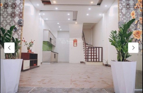 cho thuê nhà nguyên căn Ngọc Thụy, Long Biên 45m2 * 5 tầng * ô tô đỗ cửa