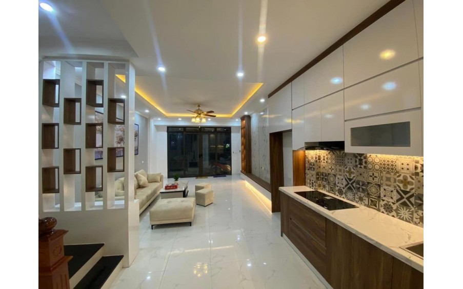 Bán Nhà Phố Phú Minh, 5 tầng x 40m2 giá 4 tỷ Oto,Kinh Doanh