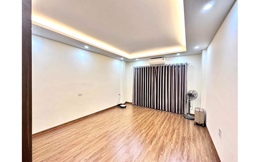 Siêu rẻ nhà phố Trương Định 40m2 3 tầng,6m ô tô nội thất hiện đại,SĐCC