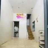 Cần bán nhà giá cực rẻ 3 tầng 1tum tại ngõ Văn Hương - Đống Đa