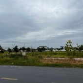 Kẹt tiền bán lỗ nền 200m2 khu Golden Land, thị trấn Thủ Thừa, giá 2.6 tỷ