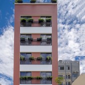 Tòa nhà căn hộ đối diện RIESORT FURAMA 6 tầng có thang máy- 11 phòng-720tr/năm giá giảm từ 13 tỷ còn 11 tỷ 2