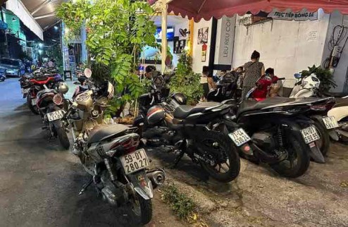 Cần sang quán cà phê góc 2 mặt tiền Phú Thọ Hoà -Tân Phú