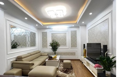 Bán nhà phố Hoàng Cầu, Đống Đa 50m, 4 tầng, mt 5m. Giá: 15.5 tỷ