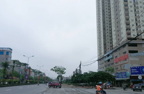 Bán đất Lai Xá, Phân lô, vỉa hè, xe tải, 50m ra đường 32, giá 4.x tỷ