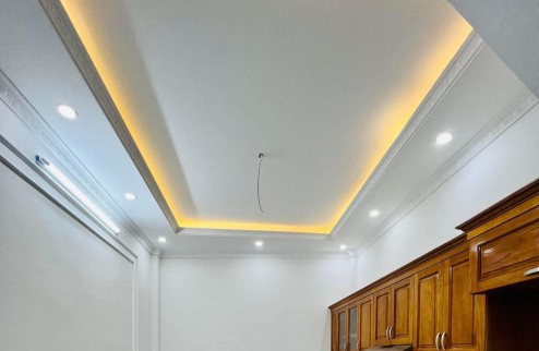 BÁN NHÀ CỔ LINH  DT45x 5TẦNG CHỈ 3.98TỶ, NHÀ MỚI,GẦN Ô TÔ HÀNG XÓM AEON.