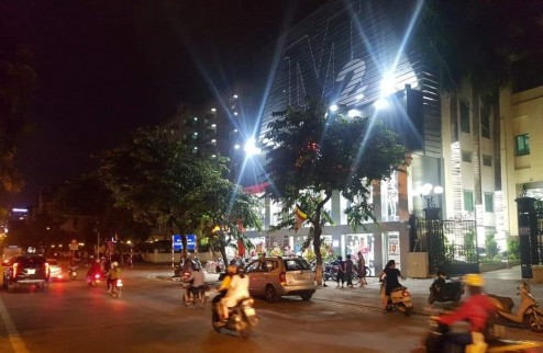 Cho thuê mặt phố Kim Đồng lô góc, vỉa hè 80m 3 tầng, mt 18m 50tr