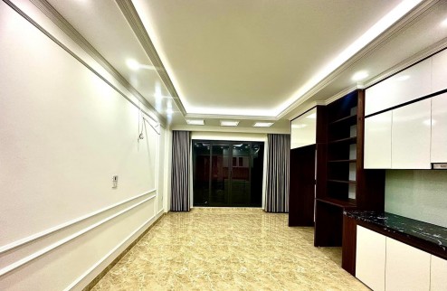 Bán Nhà Thụy Khuê, rất gần mặt phố , ngõ to ô tô đỗ cửa 50m2 , 5 Tầng , giá hơn 5 tỷ