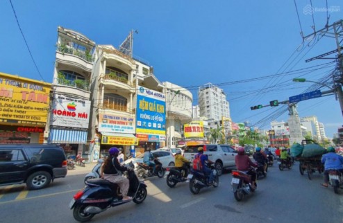 Bán nhà diện tích 58m2 mặt tiền đường 2/4, Nha Trang.