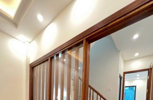 NHÀ 30M X 4 TẦNG GẦN DH CÔNG NGHIỆP HÀ NỘI GIÁ CHỈ 2,4 TỶ