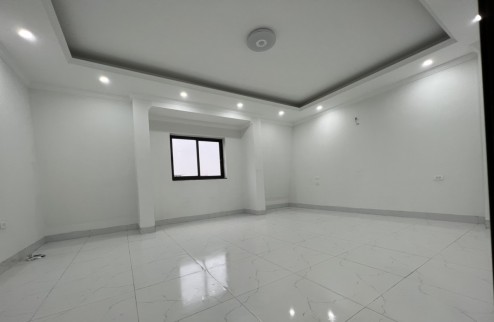 Cho thuê nhà mặt phố KĐT Garden City Thạch Bàn- 120m2 * 4 tầng đối diện trường TTPH Thạch Bàn kinh doanh hoặc làm văn phòng