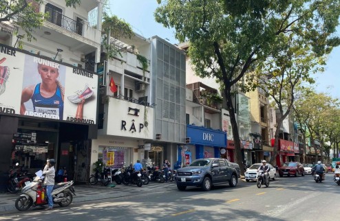 Bán nhà giá rẻ 3 tầng BTCT gần HXH Nguyễn Trãi Quận 1 33m2 chỉ nhỉnh 5 tỷ