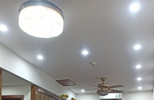 Bán căn hộ South Building kdt Pháp Vân 72m 2 ngủ 2 vs 2 lô gia 2.6 tỷ nhà đẹp