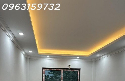 KHƯƠNG TRUNG THANH XUÂN NGÃ TƯ SỞ NHÀ ĐẸP Ở NGAY 40M2 5 TẦNG NHỈNH 4 TỶ