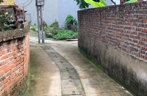 Bán đất xóm Ba xã Vân Nội huyện Đông Anh . Hai mặt tiền diện tích 40m GIÁ CHỈ HƠN 1 TỶ.