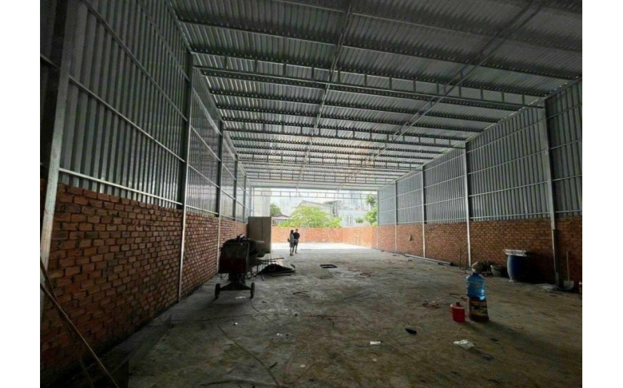 Cho thuê kho Lê Văn Lương, 10x30m, giá 25 triệu