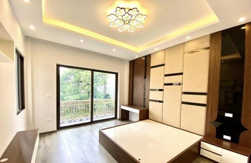 Bán tòa nhà 141m2 phố Nhật Chiêu, Tây Hồ 36 Căn hộ View Hồ Dòng tiền 10%/năm Giá 34.4 Tỷ