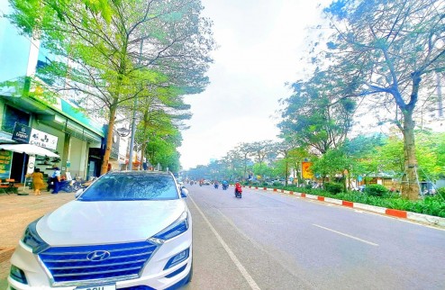 Quá Hiếm Mặt  phố Nguyễn Chí Thanh 40m 4 tầng MT4.5 ô tô kinh doanh Sầm uất