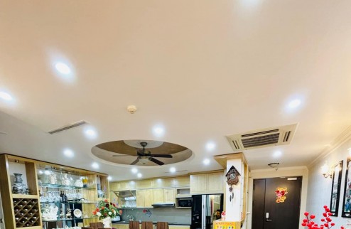 Cần bán chung cư Mandarin garden thanh xuân căn 130m 3pn2vs gần công viên