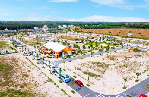 Đất nền dự án số 1 ĐNB,  ngay trung tâm hành chính Tx,Chơn Thành- Bình Phước.
Trả trước 240tr và được trả góp tận 4 năm không lãi suất