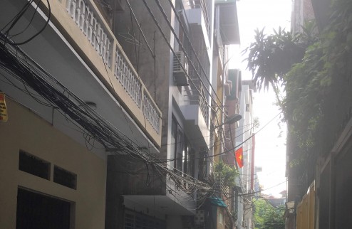 Cực rẻ bán nhà dân xây phố Nguyễn Văn Cừ 65m2 chỉ nhỉnh 5 Tỷ.
