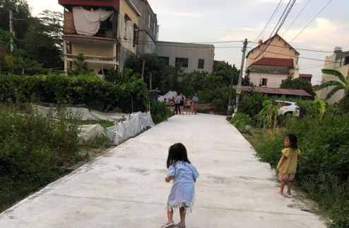 Bán 56.8m đất tổ dân phố số 9 Thị Trấn Quang Minh giá 2x( x tiểu học)