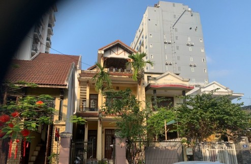 Chính Chủ Cần Bán Nhà 3 Tầng Mặt Tiền Tại Phường Phú Hội – Tp Huế.