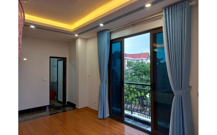 BÁN NHÀ 5 TẦNG 55M2 MT 4M,Ô TÔ ĐỖ CỬA VIEW HỒ ĐIỀU HÒA HƠN 3 TỶ