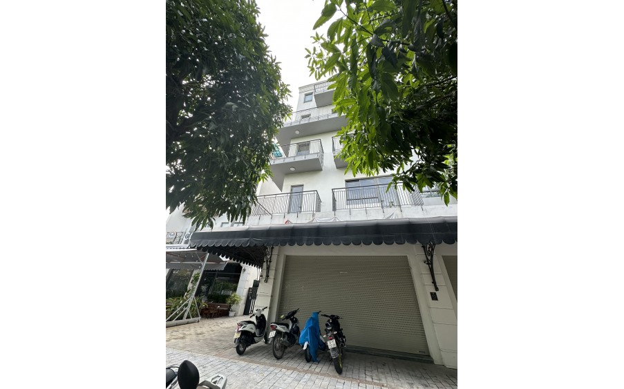 Bán lô góc Shophouse 99m2 kinh doanh đỉnh đẹp nhất KĐT The Manor Central Park