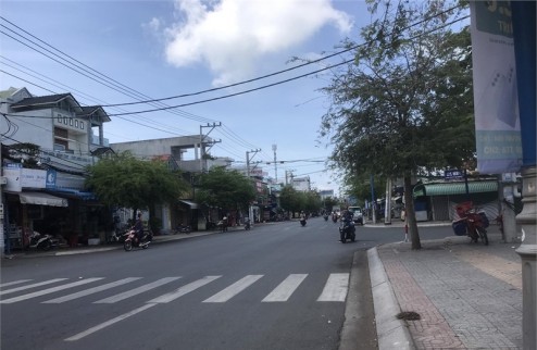 Cho thuê mặt bằng đường Nguyễn Hữu Cảnh, TPVT 5tr/t sạch sẽ
