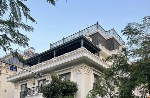 Biệt thự Phú Mỹ Hưng, 340m2, đơn lập, căn góc, giá 115 tỉ