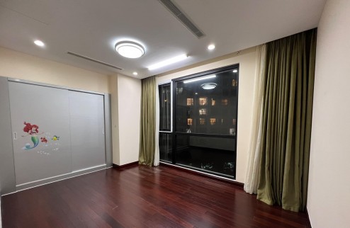 Chung cư Royal City, Nguyễn Trãi Thanh Xuân, Nhà đẹp ở ngay 158 m2, 3 phòng ngủ nhỉnh 10 tỷ