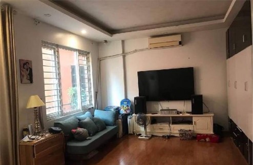 Bán nhà Bồ Đề, Long Biên ,40m2, 4T, 4,3ty, Nhà dân xây chắc chắn, đẹp