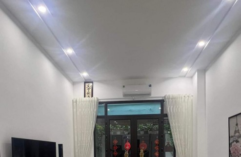 Bán nhà Tôn Đức Thắng,59M x4 tầng,MT4.2M ,ngõ thông tứ tung,2 thoáng trước sau,giao thông thuận tiện. Lh 0393561315