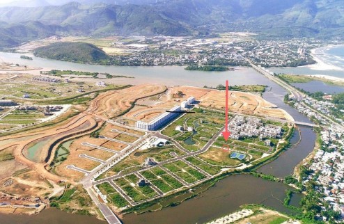 Sập hầm. Bán gấp lô đất biển Đà Nẵng, cạnh sông kề biển 120m2. Công viên trước nhà. Giá chỉ 2.1x tỷ