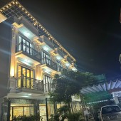 Dãy nhà xây mới, oto đỗ cửa địa chỉ Khúc Thừa Dụ 2 Đẹp rẻ nhất phân khúc phố trung tâm
