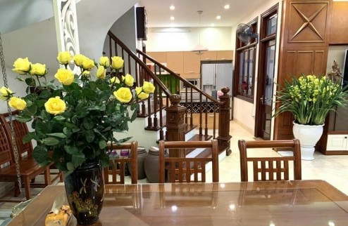 Bán nhà Xã Đàn 40m2 phân lô dân trí, ngõ to đẹp 5 tầng, giá chỉ 4,4 tỷ sát ngã 6 Ô Chợ Dừa