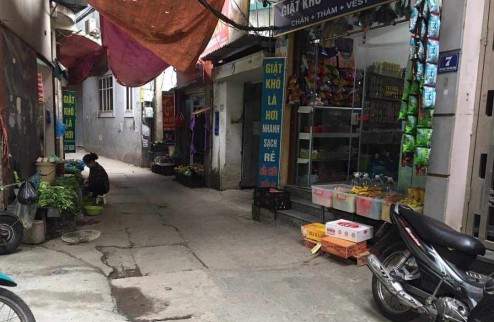 Siêu hiếm chỉ vài bước ra mặt phố Trần Thái Tông, ngõ thông- gần phố- oto đỗ cửa, kinh doanh được, DT 45m2 x4T, nở hậu