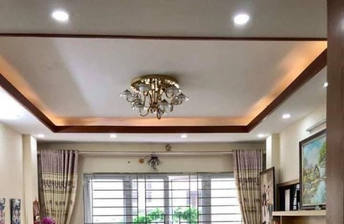 Nhà Hẻm Xe tải lạc Long Quân, Quận 11, DT 45m2, 4 Tầng,  Giá Rẻ nhất khu vực chỉ 5 tỷ 6