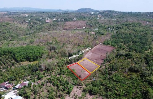 Mình cần bán 1 lô đất nhà đã tách ra sổ sẵn 1102,9m² thuộc Hàng Gòn - Long Khánh