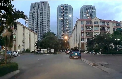 Cần bán căn hộ tầng 1 chung cư Đào Duy Từ - Đường Thành Thái, Phường 14, Quận 10