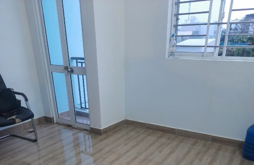 NHÀ NGỘP Ở PHƯỚC KIỂN NHÀ BÈ. NHÀ 3 TẦNG. DTSD 120m GIỮ SỔ HỒNG GIÁ CHỈ 2 TY CÒN BỚT