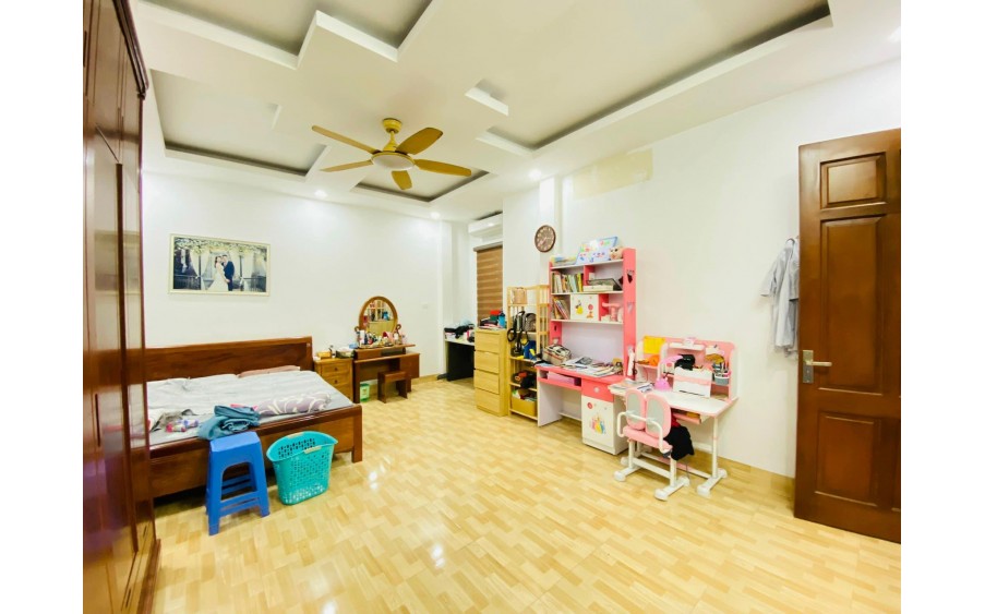 Bán nhà Phùng Chí Kiên, Cầu giấy, phân lô, ô tô đỗ cửa, 40m2, 4 tầng, giá siêu tốt.