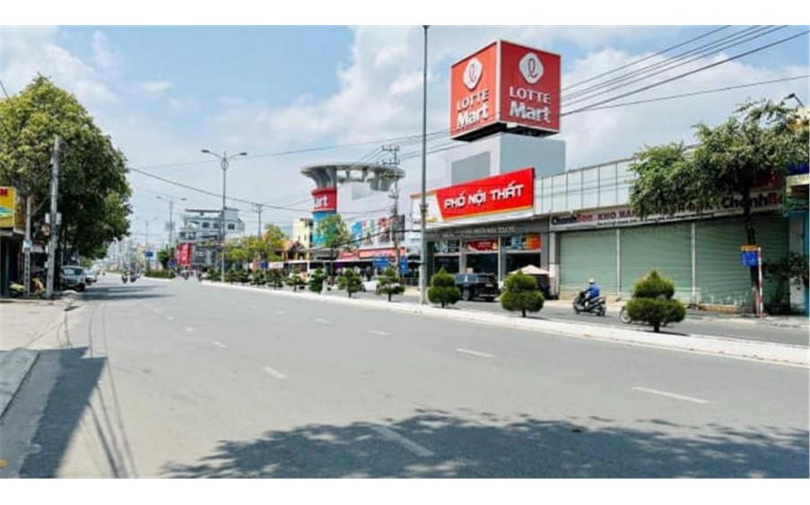 Bán lô đất siêu vip mặt tiền đường 23/10, Nha trang, sát Lotte Mart
giá 100 tr/m2